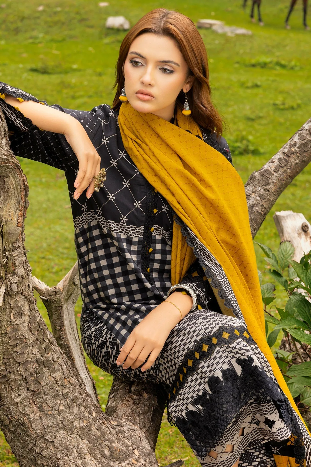 Charizma Combination Fall/Winter with Embroidered Shawl – CCW4-05