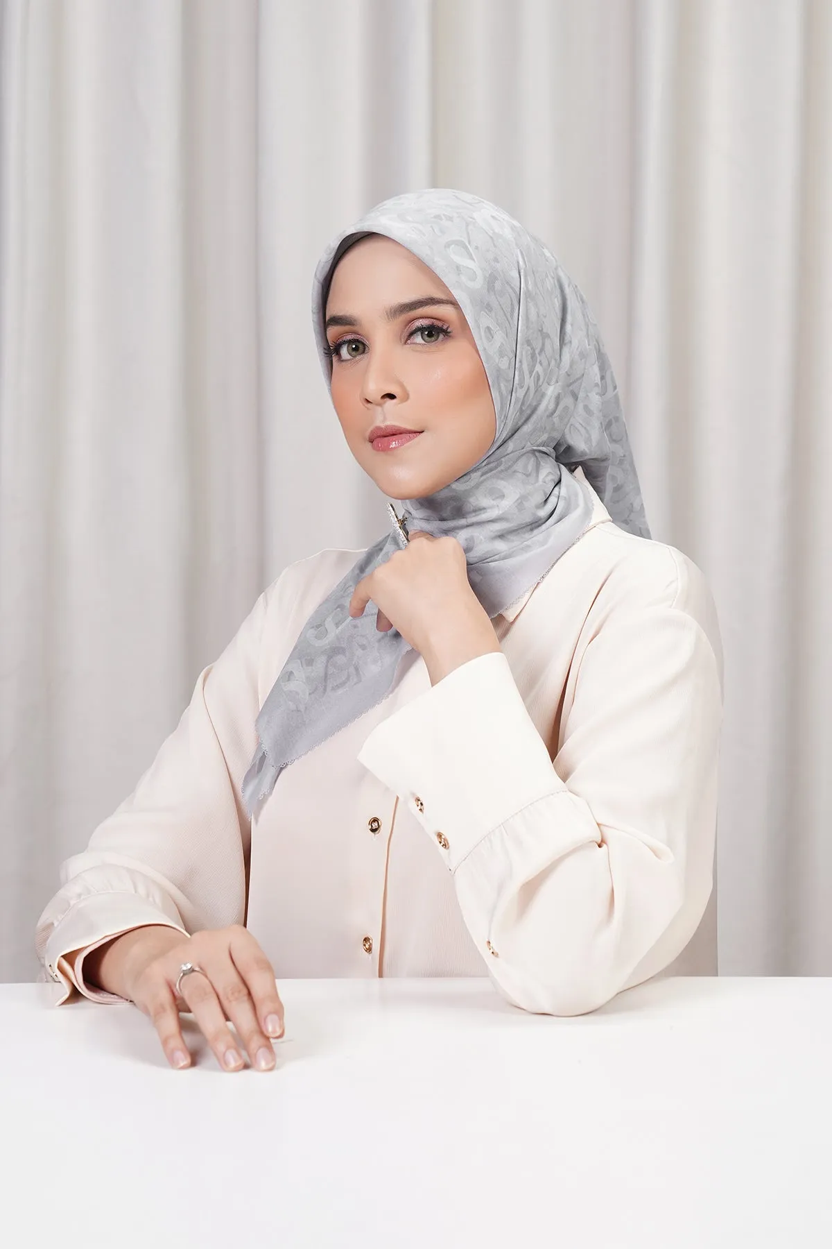 Samla Voile Square - Gray Violet