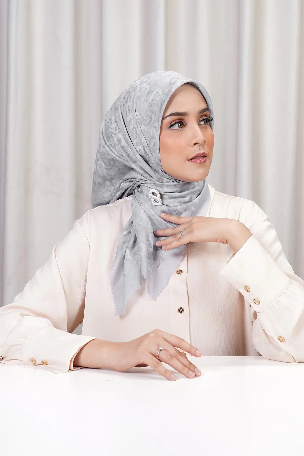 Samla Voile Square - Gray Violet