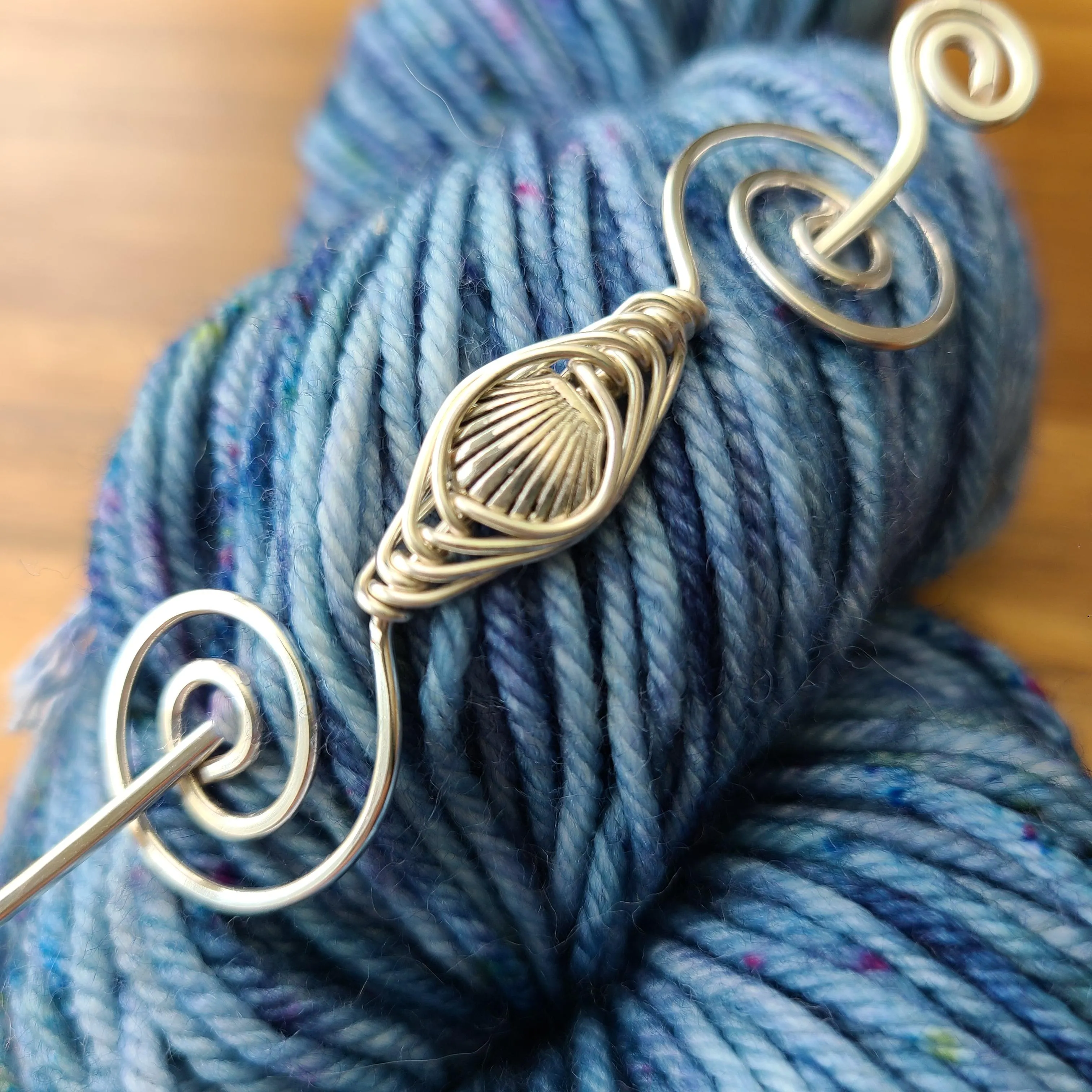 Shell - Mini Shawl Pin